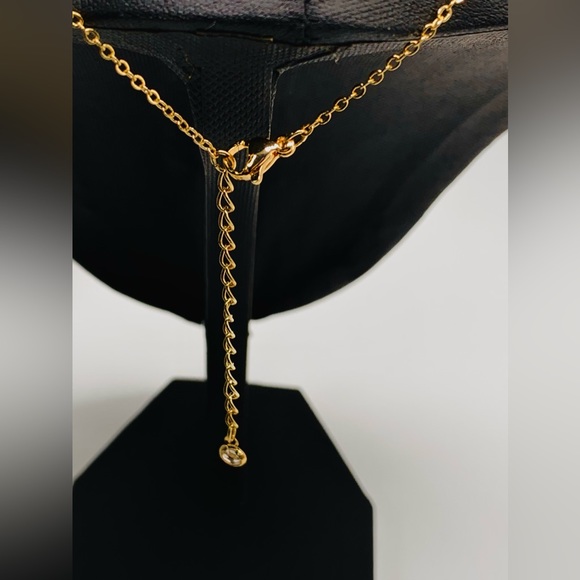 🎉Host Pick🎉 14k Gold Plated Dainty Heart Necklace - Picture 7 of 15